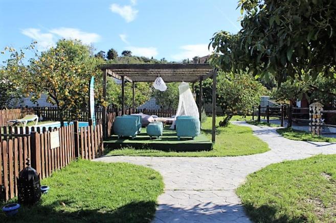 Karma House Pension Casares Buitenkant foto