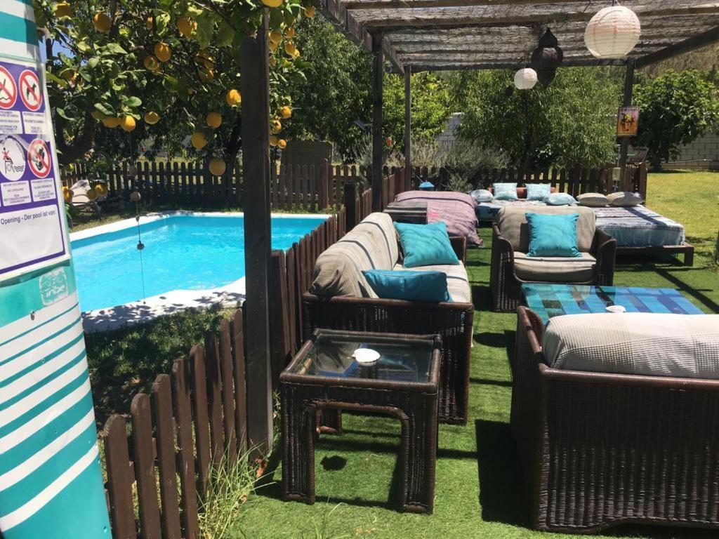 Karma House Pension Casares Buitenkant foto