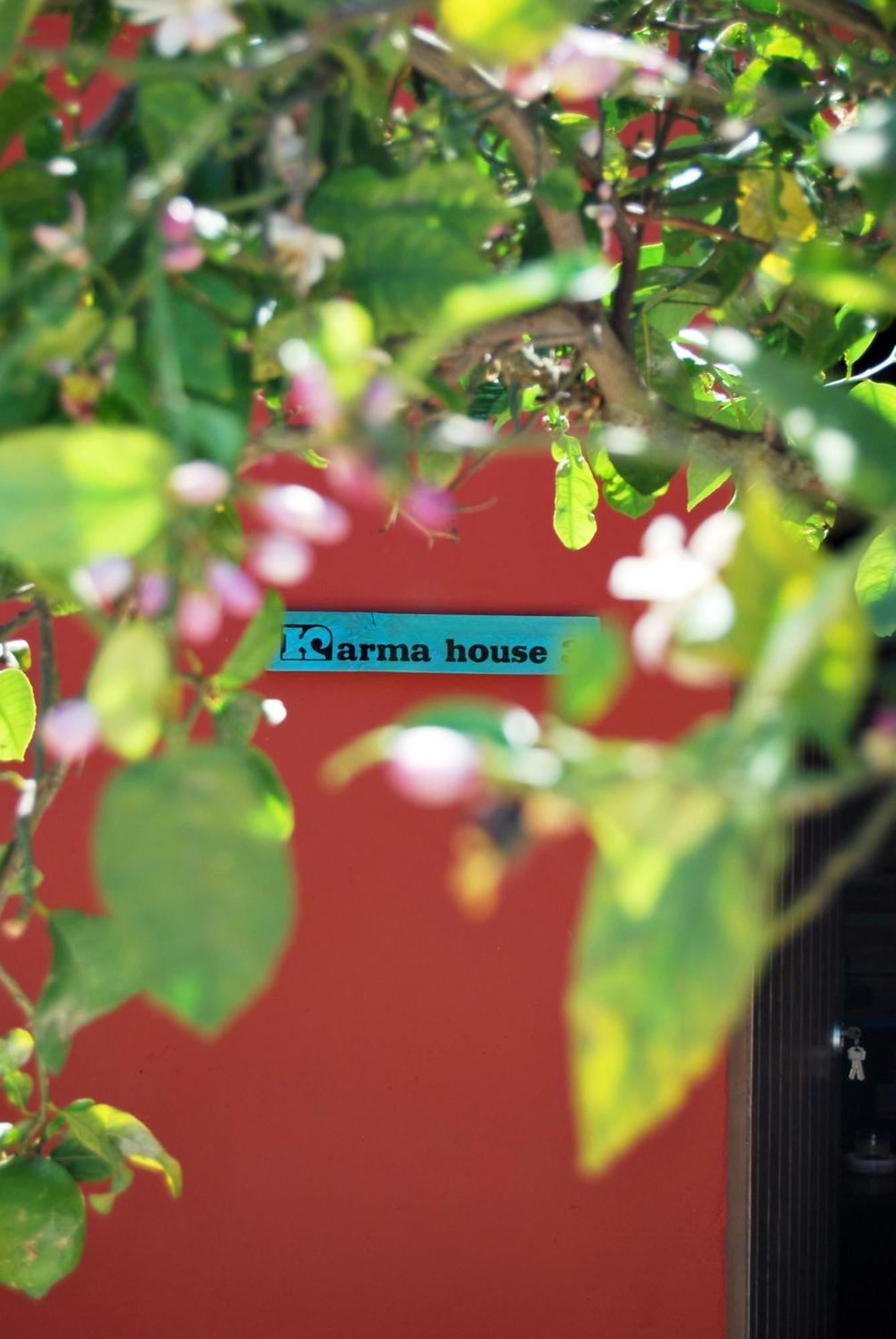 Karma House Pension Casares Buitenkant foto