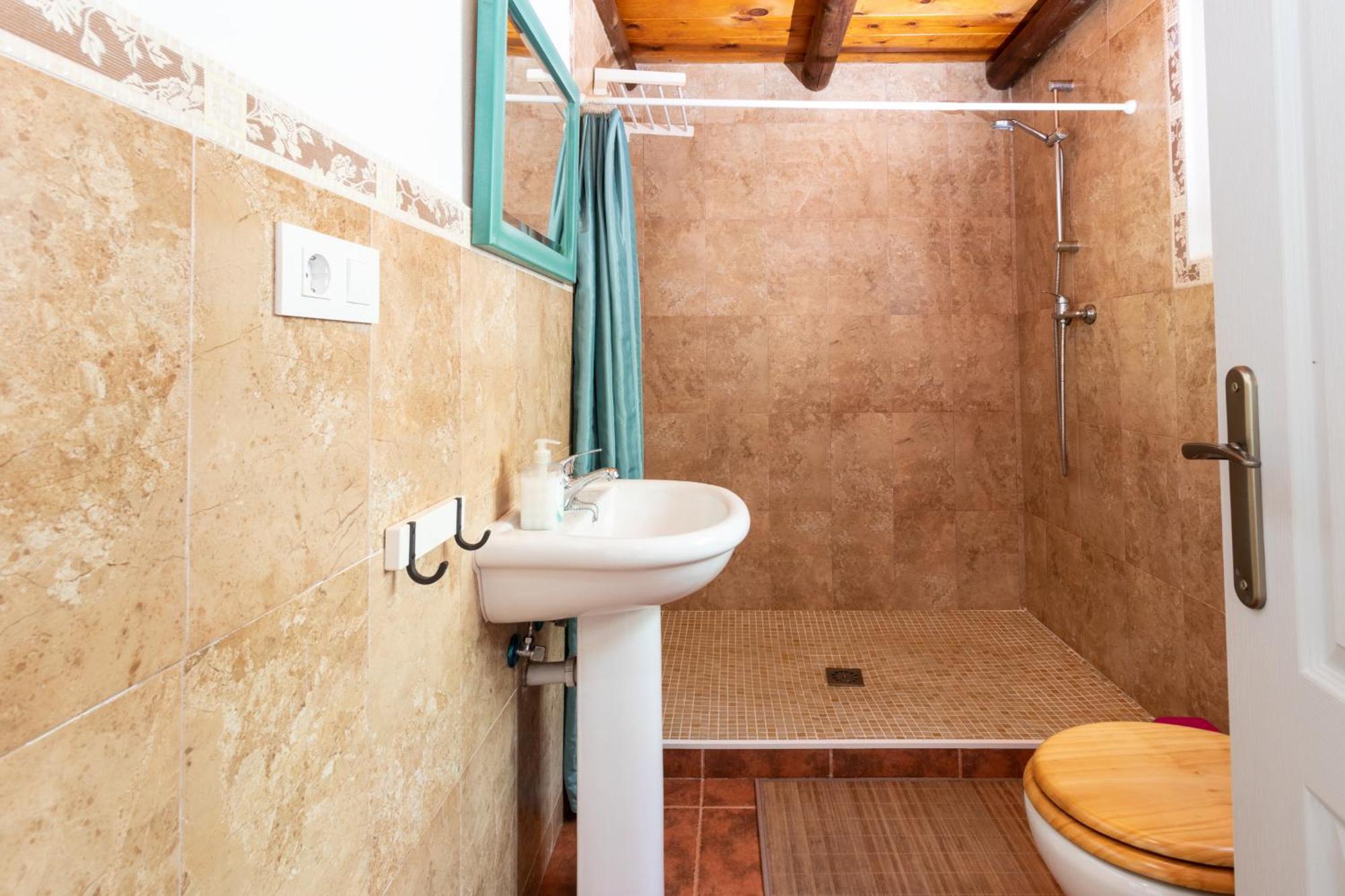 Karma House Pension Casares Buitenkant foto