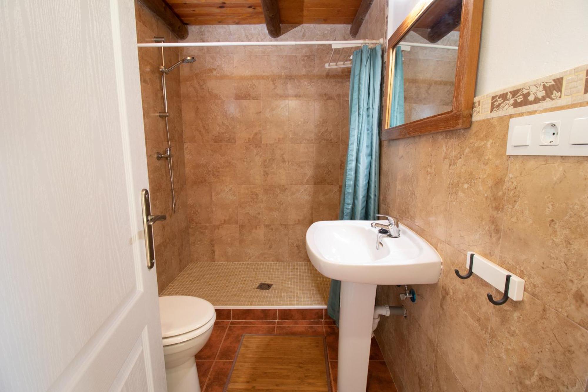 Karma House Pension Casares Buitenkant foto
